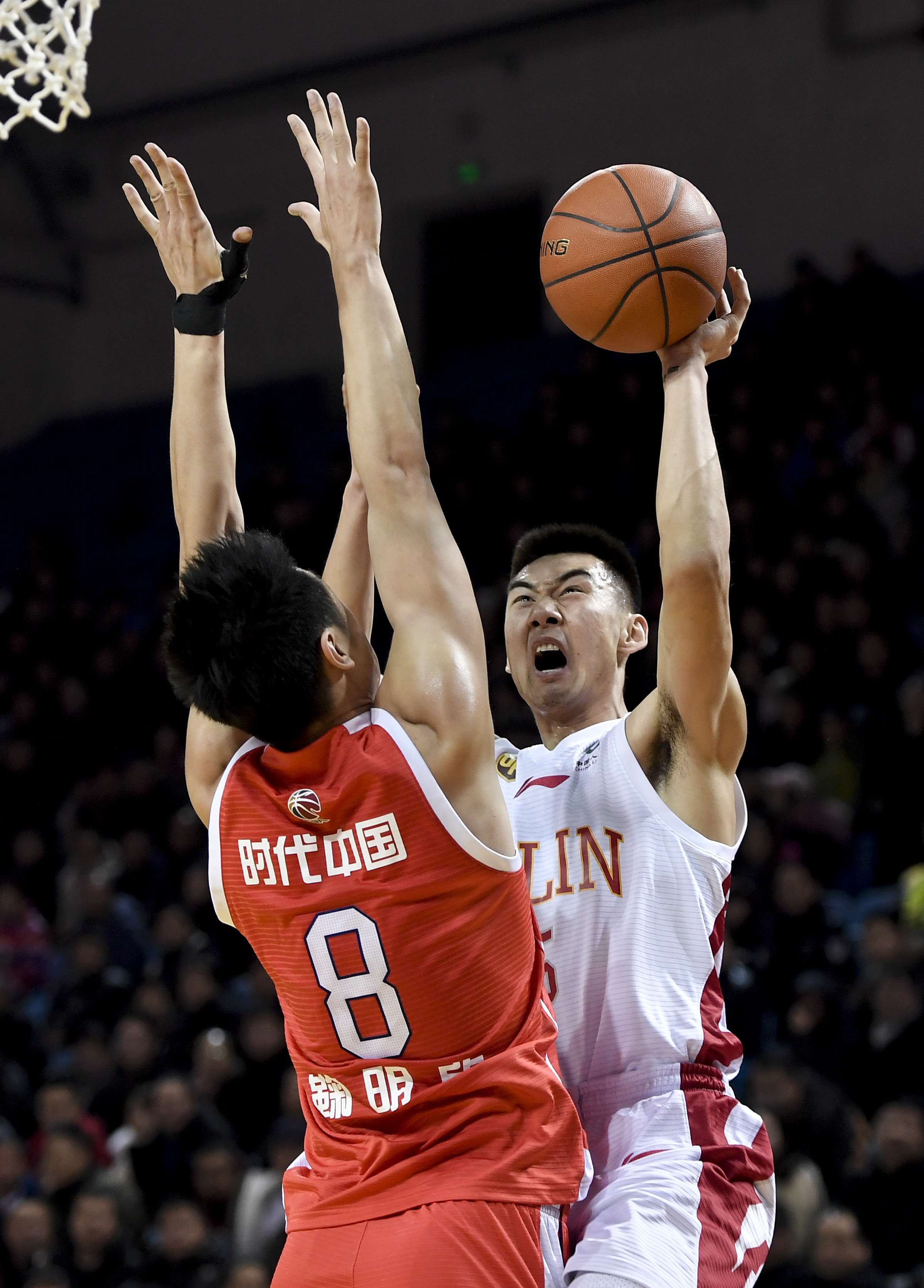 这一事实促 这一事实促